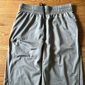 Under Armour Men’s Gray Athletic Pants.